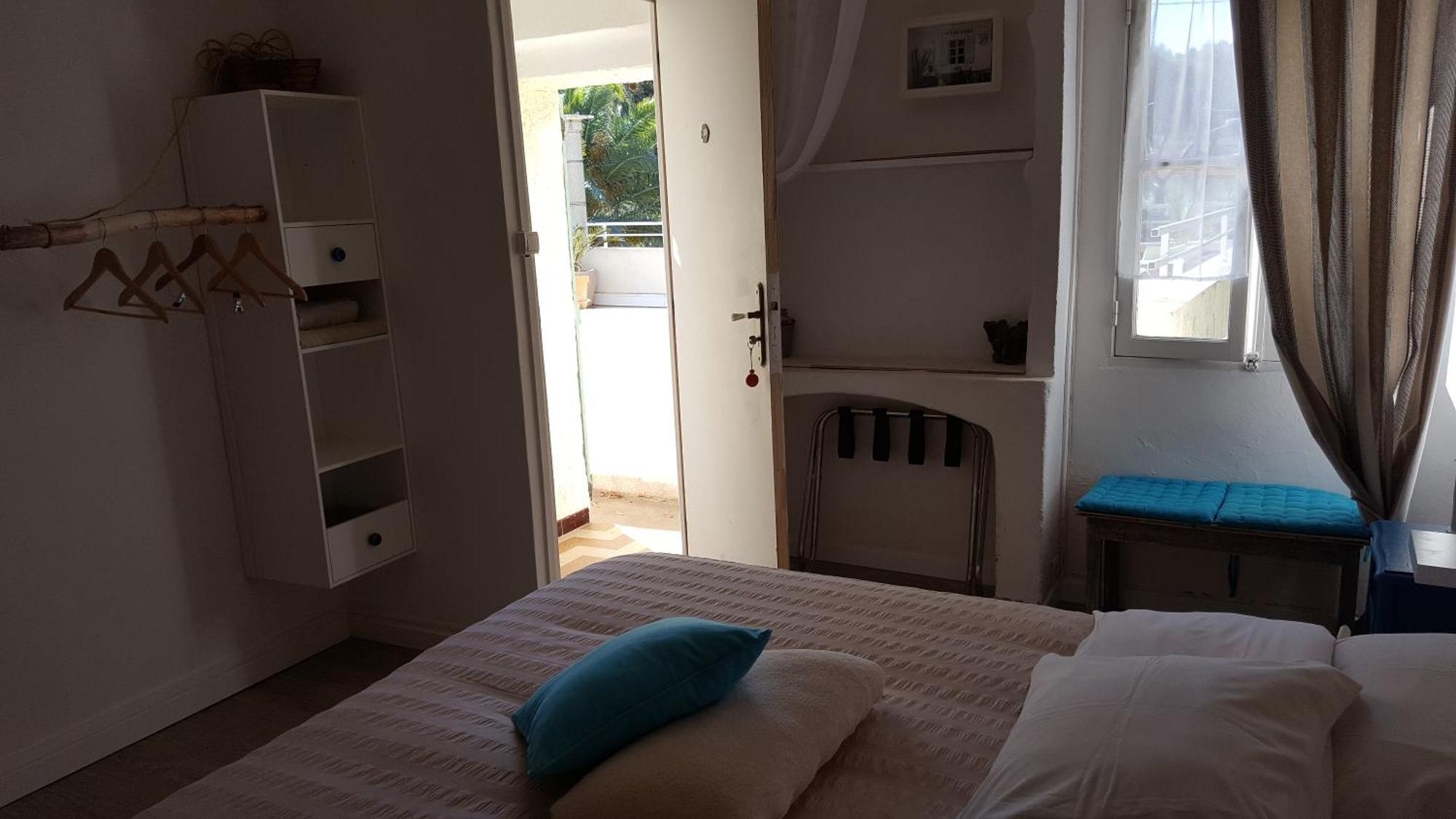 Hotel Auberge Provencale Saint-Raphaël Стая снимка