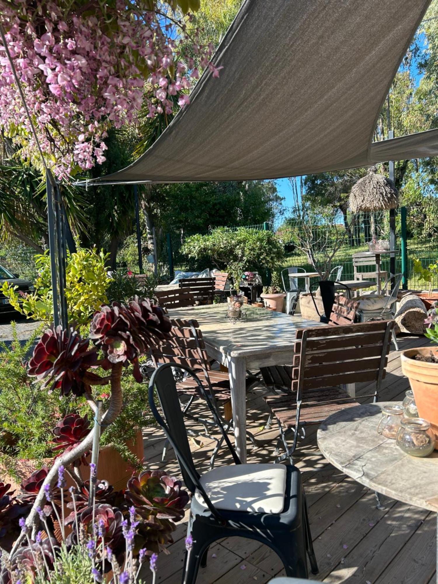 Hotel Auberge Provencale Saint-Raphaël Екстериор снимка