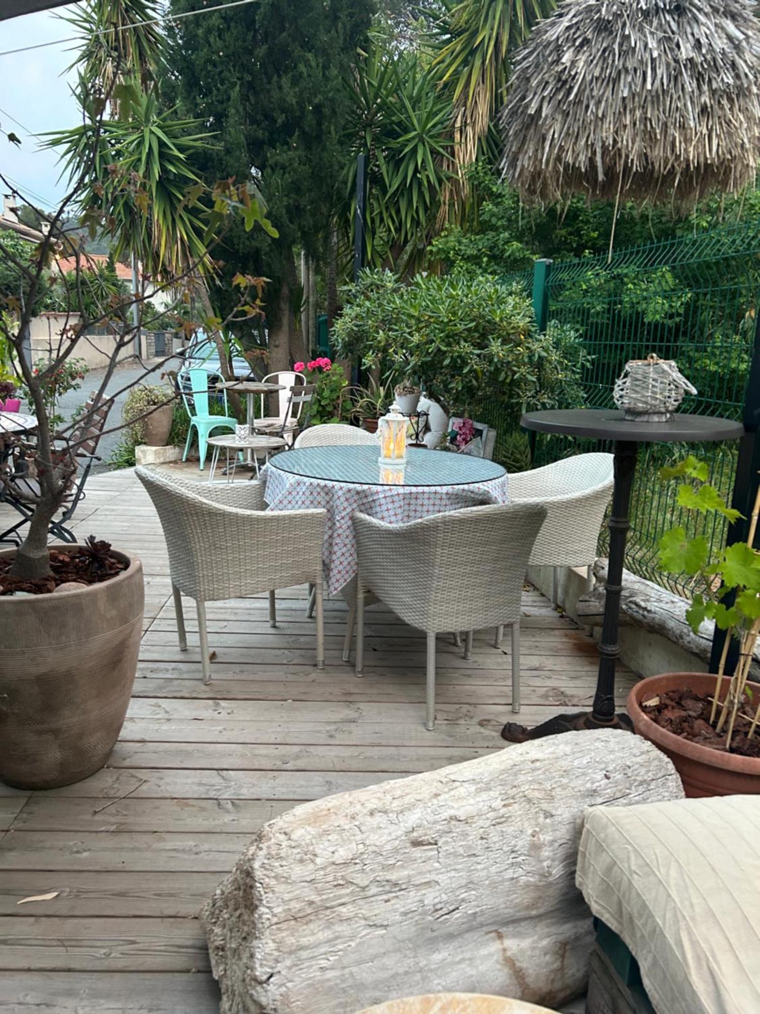Hotel Auberge Provencale Saint-Raphaël Екстериор снимка