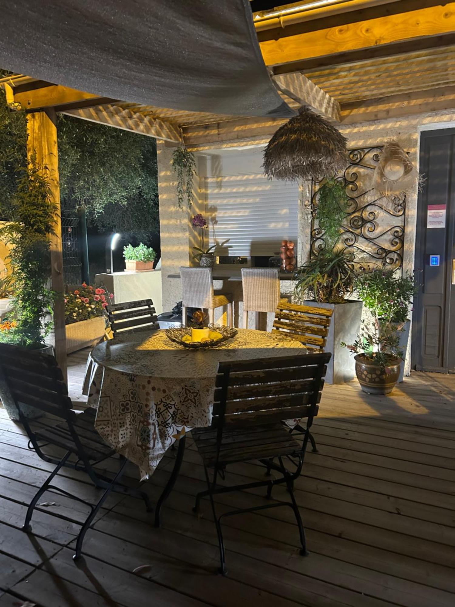 Hotel Auberge Provencale Saint-Raphaël Екстериор снимка